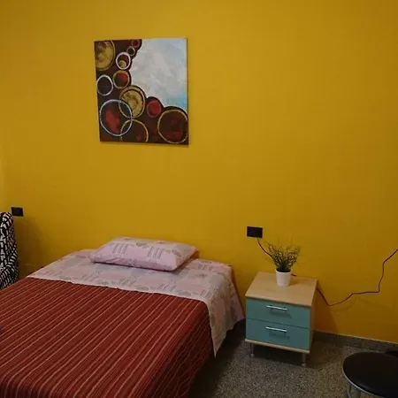 L'isola Di Romy Konukevi Milano